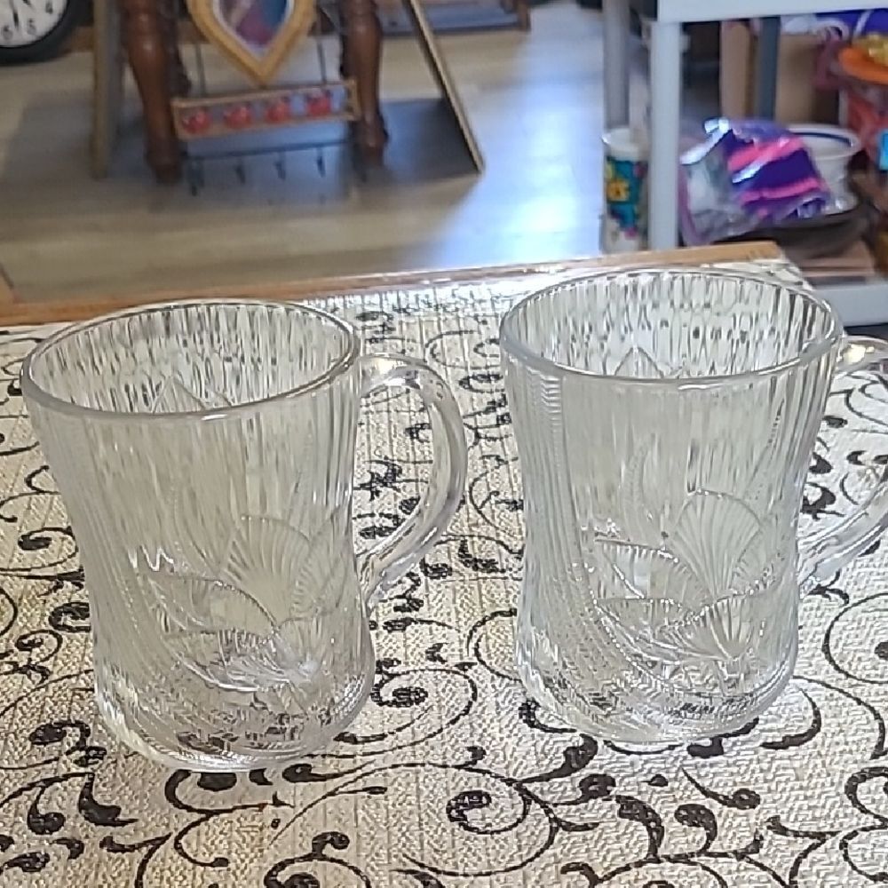 Elegant Clear Glass Mug Set